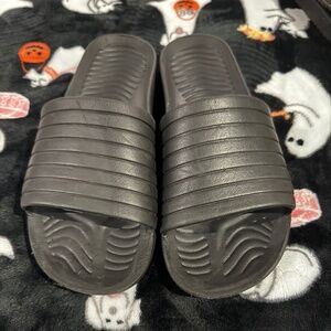 Athletic Works Men’s Black Slides Sz 8